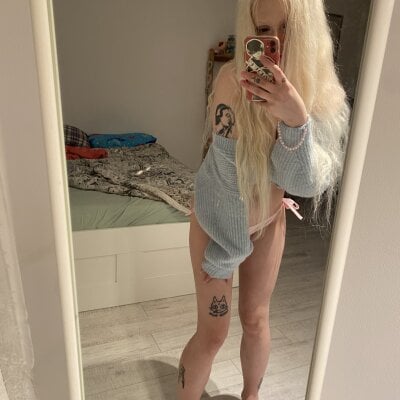hellokittyprettypolly 🔮 live webcam