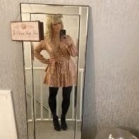 Blonde-BrookeX