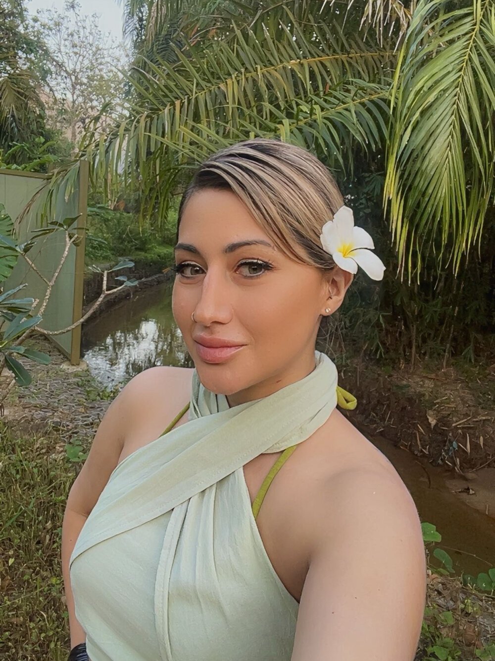 stripchat goodgirl9831 webcam profile pic via sexlivecamsites.com