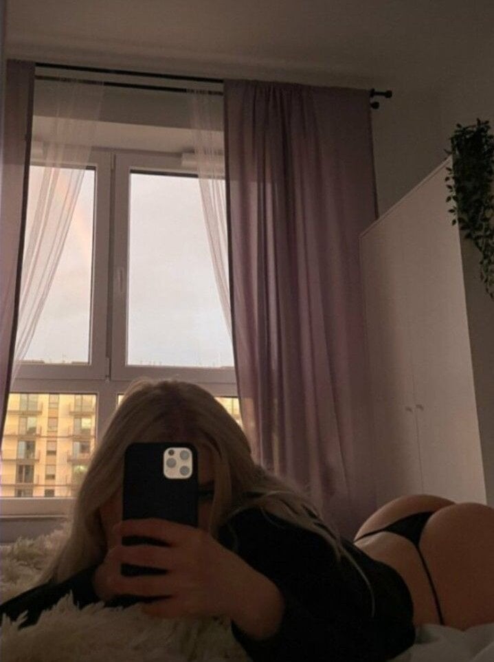 Live sex webcam photo for KaytiHot_ #290300224