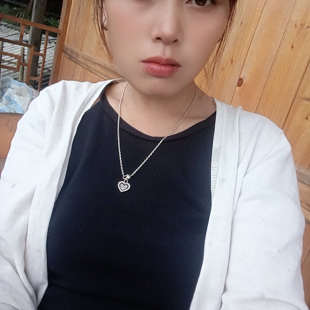 watchgirlcam.com daisy-baby livesex profile in titty cams