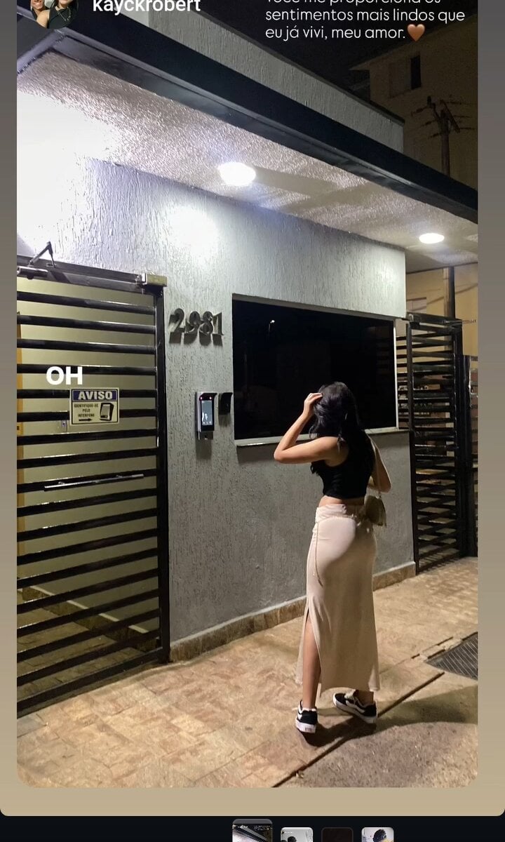 laricinhaa from stripchat