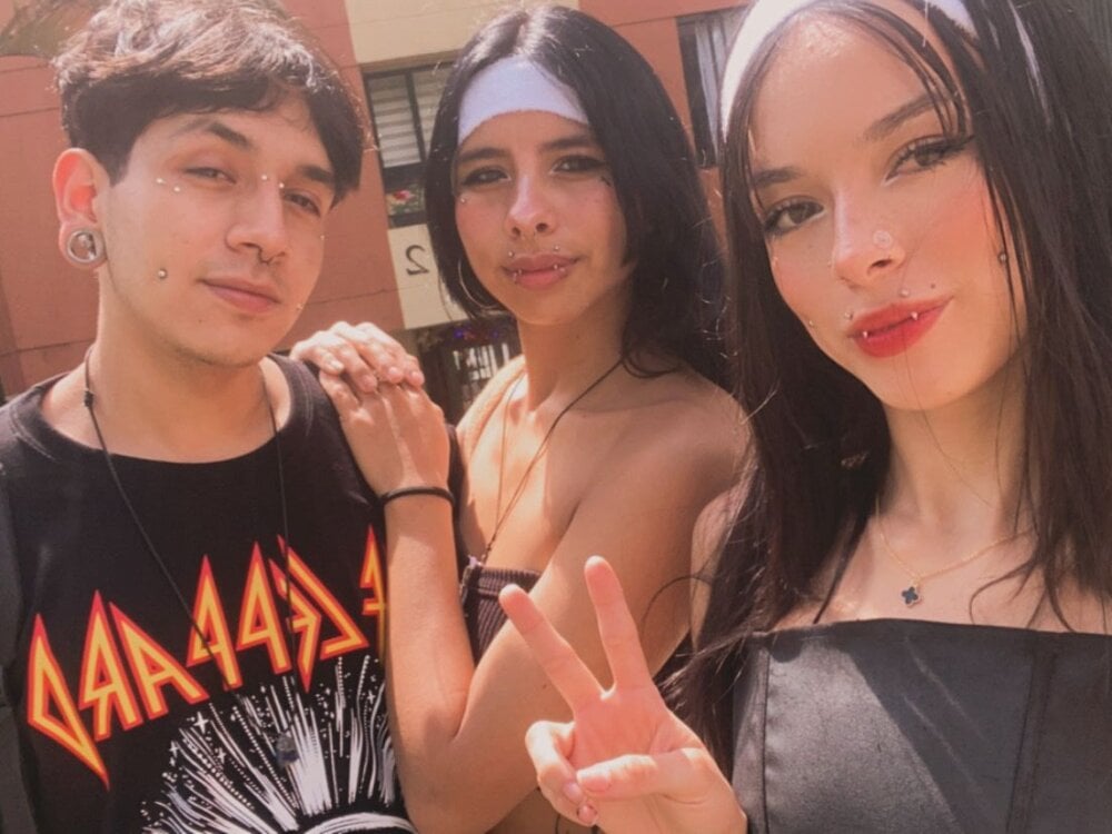 Red_Wolves' Offline XXX Chat