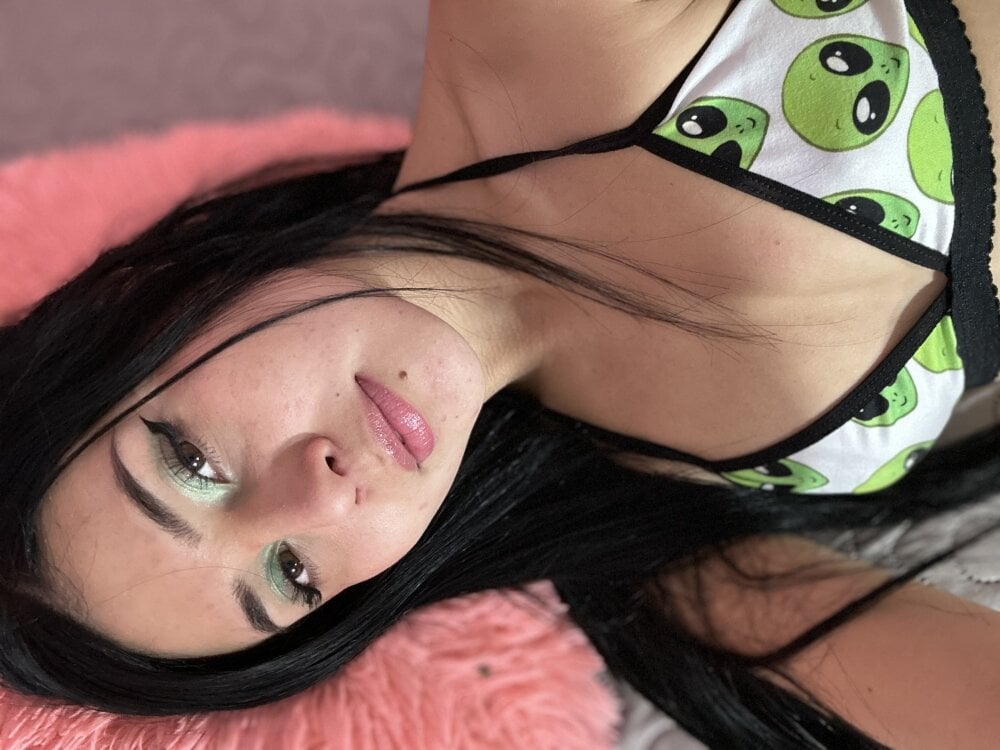 Sllyqueen's Offline XXX Chat