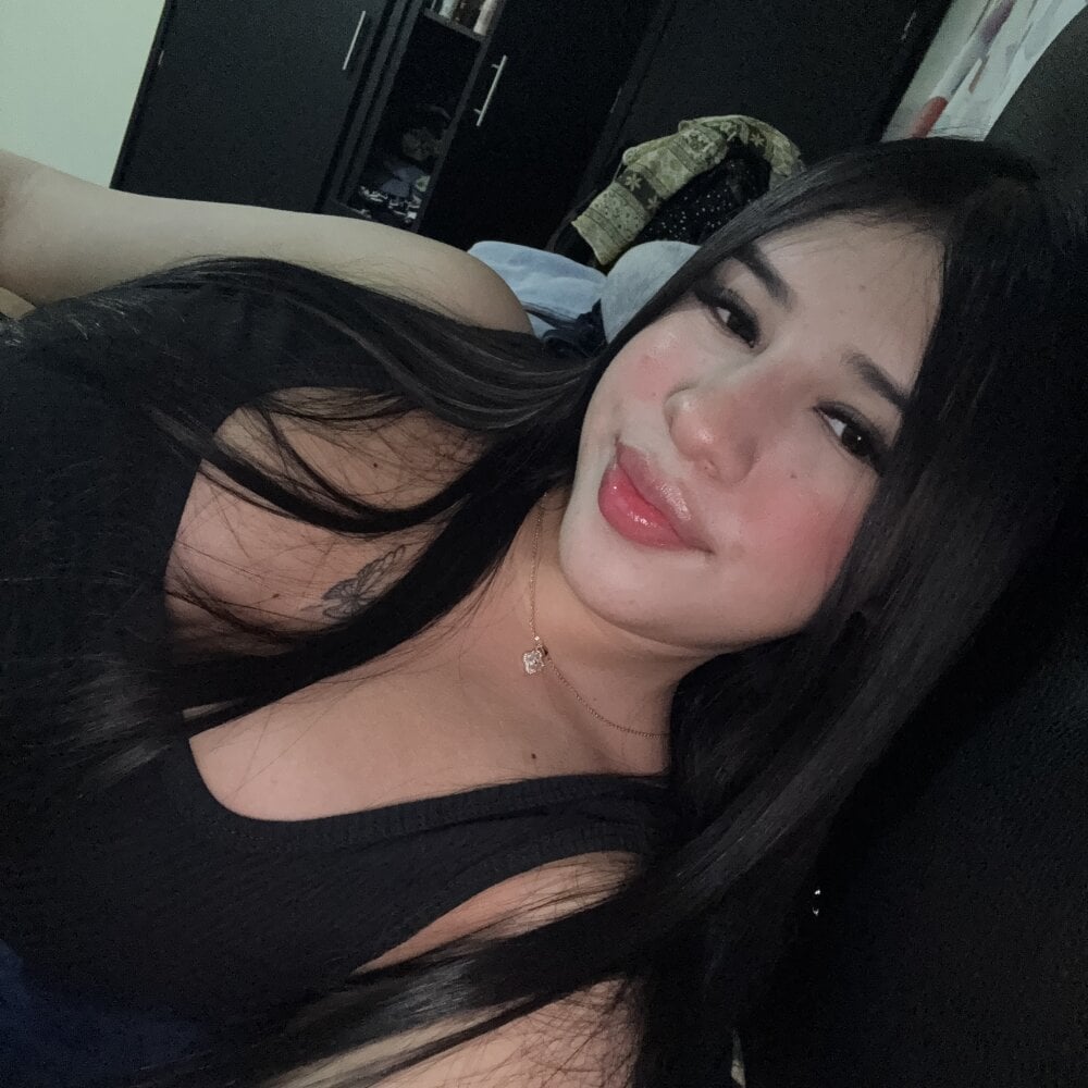 sexlivecamsites.com jade_odette livesex profile in spanish cams
