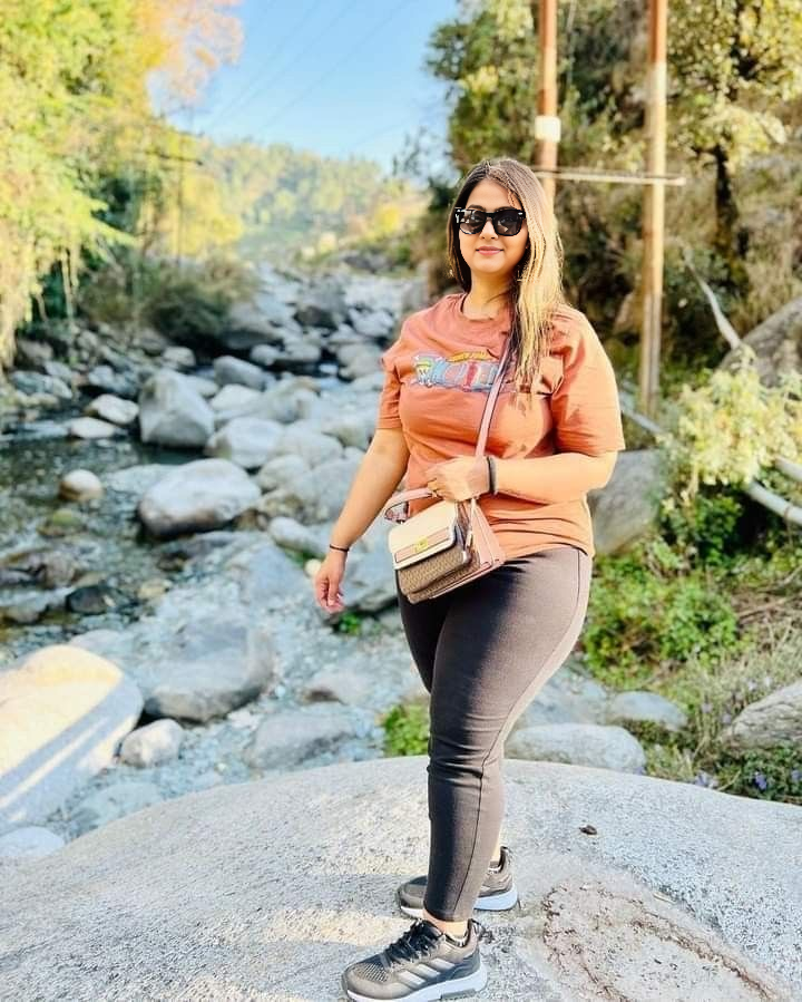 shivani-curvy