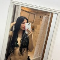 Kitanauwu's webcam live show
