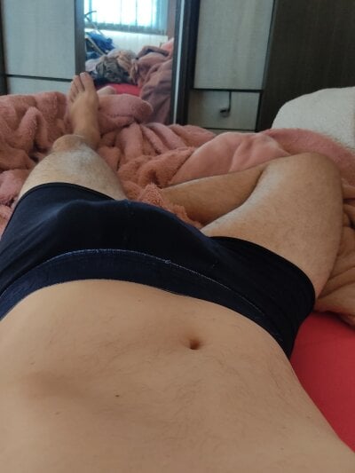 Gustavo198045 Male Bisexual Chat Webcam