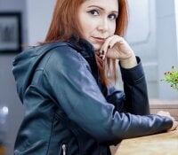 Yesica_Collins1's Offline Chat Room