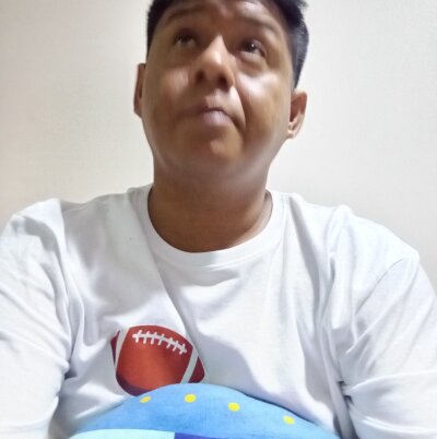 Rom30familydolls Live Cam on StripChat