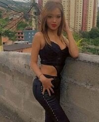 cinthya_10's webcam live show