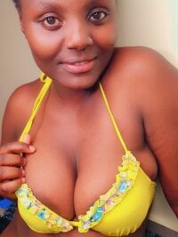 ebony_tiana's Offline Chat Room