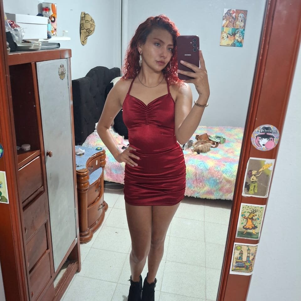crisstal_rossetti live cam model at StripChat