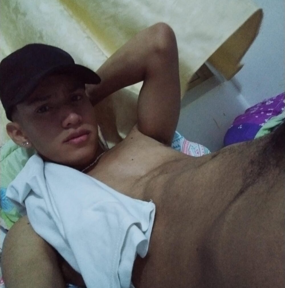 Macho_Dom's Offline XXX Chat