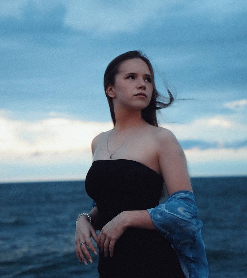 myliveeroticcams.com ameliamooon livesex profile in in-some-place-3 cams