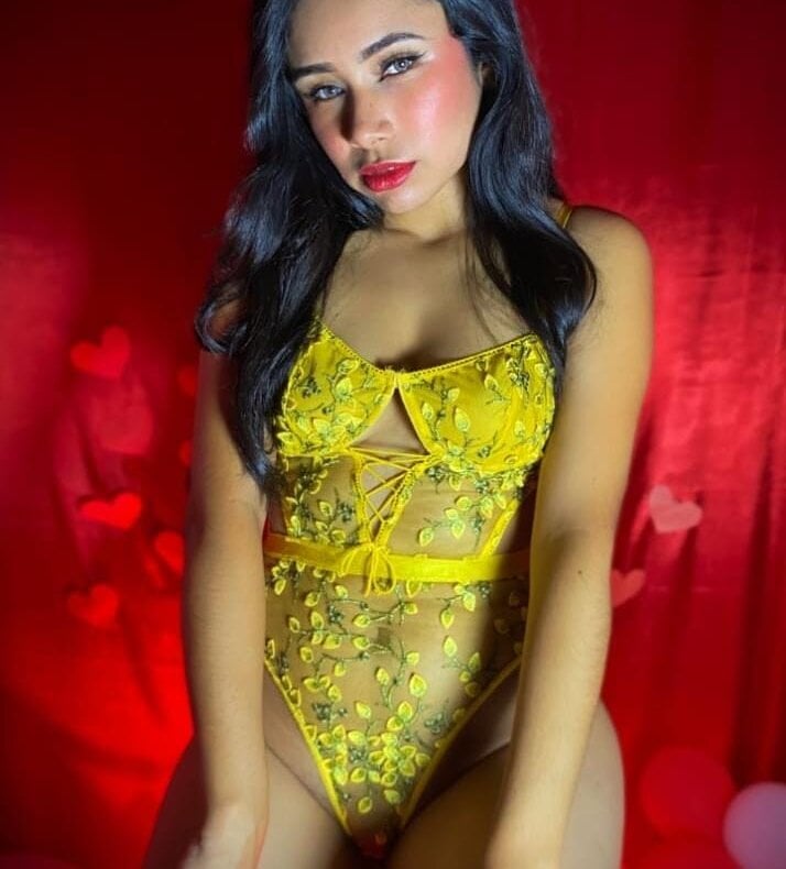 sexlivecamsites.com dolly_danger livesex profile in isle-of-beatiful-women cams