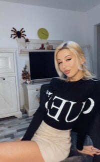 Livia777's Live Sex Cam Show