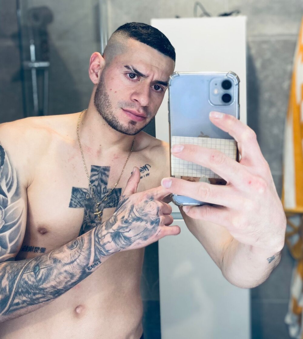 cachondos20's Offline XXX Chat