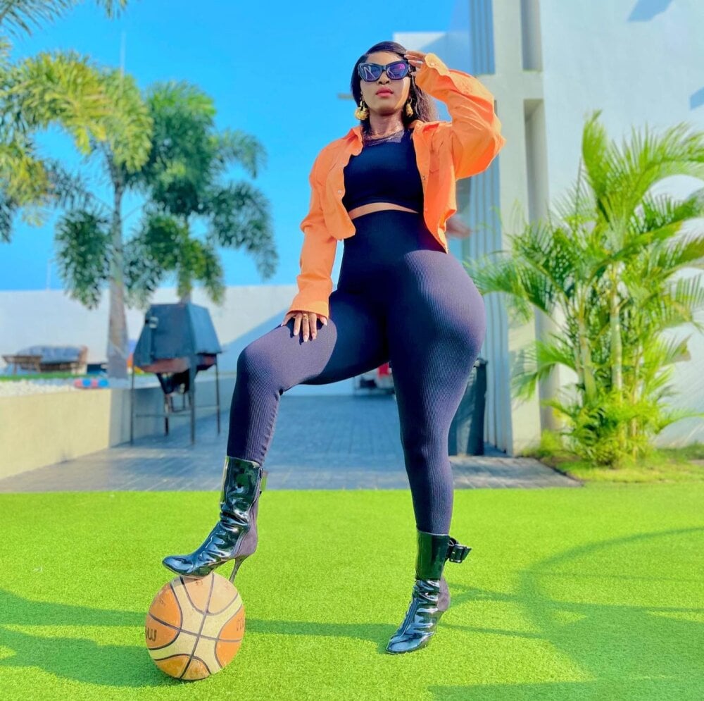 Live sex webcam photo for Certified_baddiey #286487117