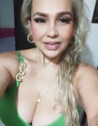 Aunty_milf's webcam live show