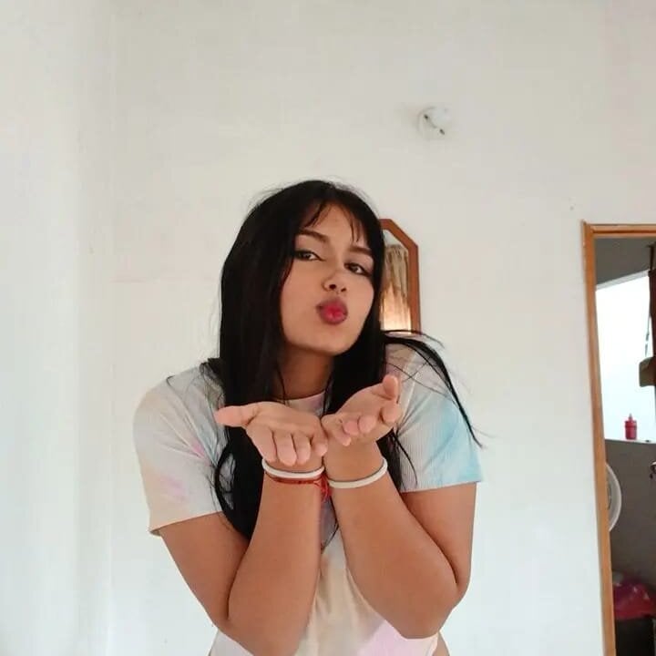 pretty_kiaraof from stripchat