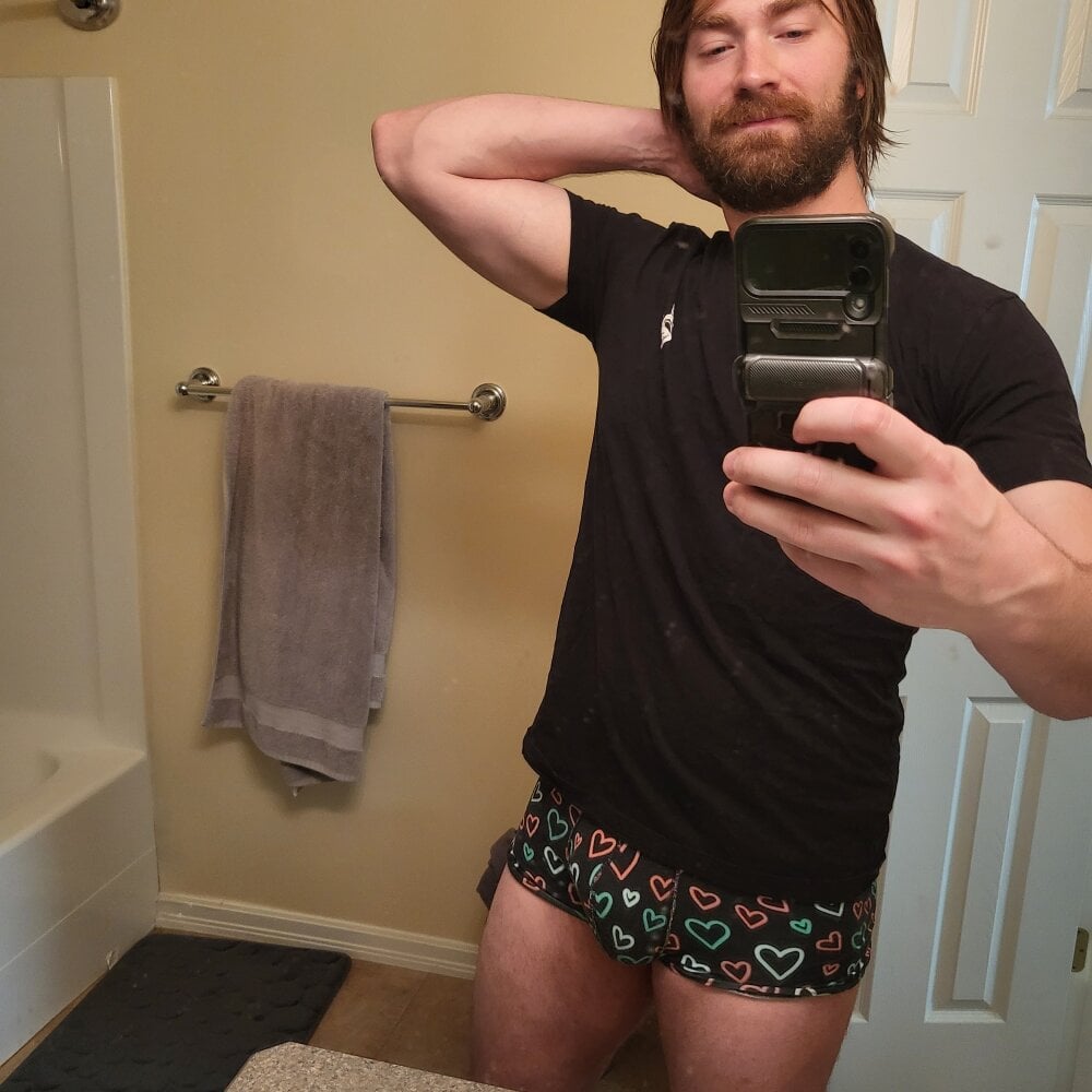 pizzaboy13 from stripchat