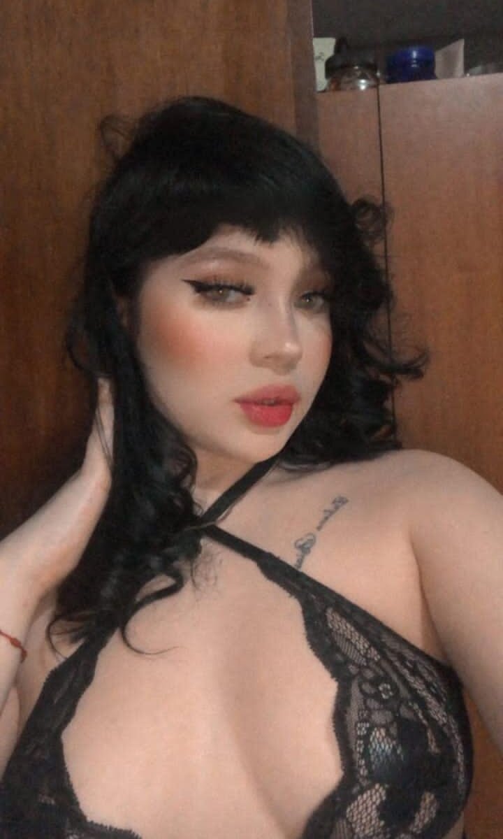 Geisha_latina2 live cam model at StripChat