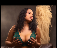 Lena_Bigboobs' Offline Chat Room