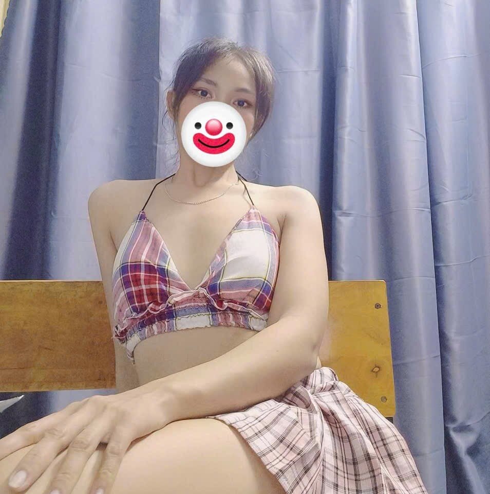 cam-performer.com binnky livesex profile in straight cams