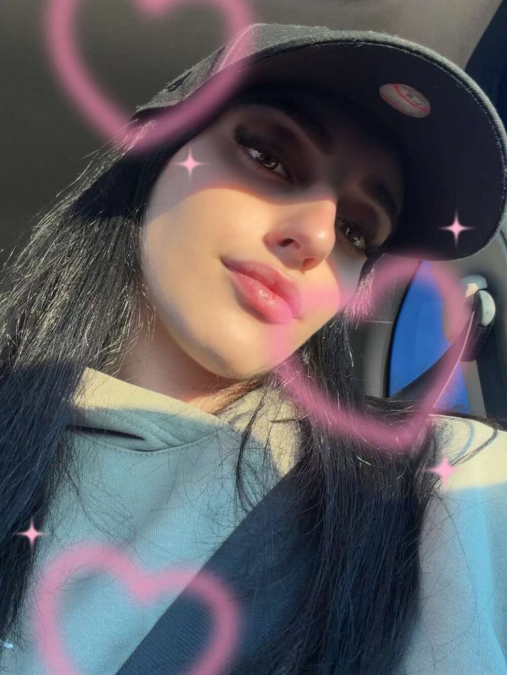 lareginettamora webcam profile - Indonesian