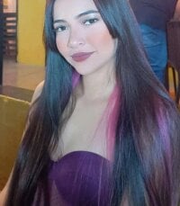 adelayn_23's Offline Chat Room