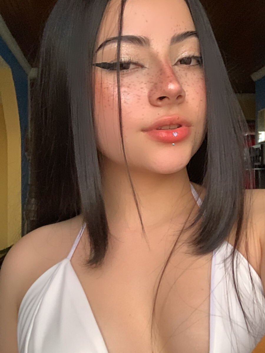 Live sex webcam photo for keily_b #285660322