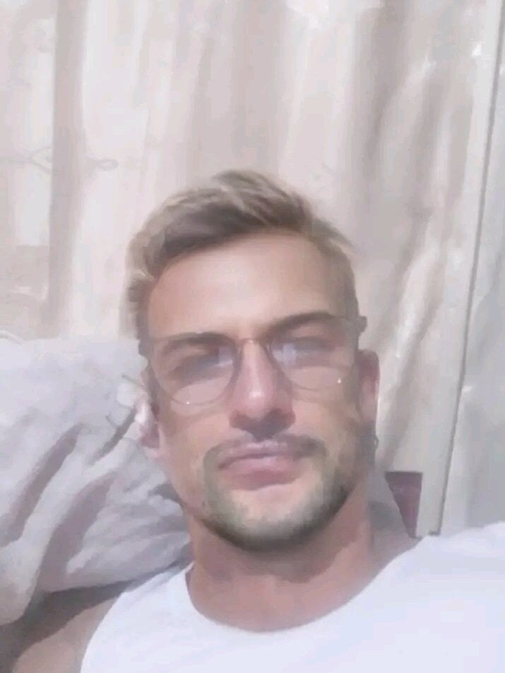 Ojos002's Offline XXX Chat