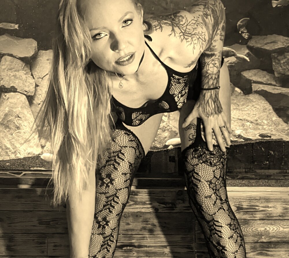 RebeccaFox123 💃 online nude stream