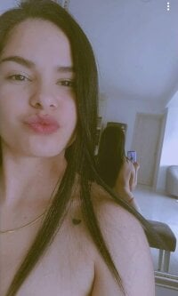 Barbara_saez's Offline Chat Room