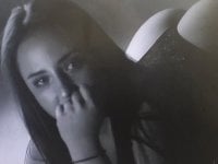WildAndressa's Offline Chat Room