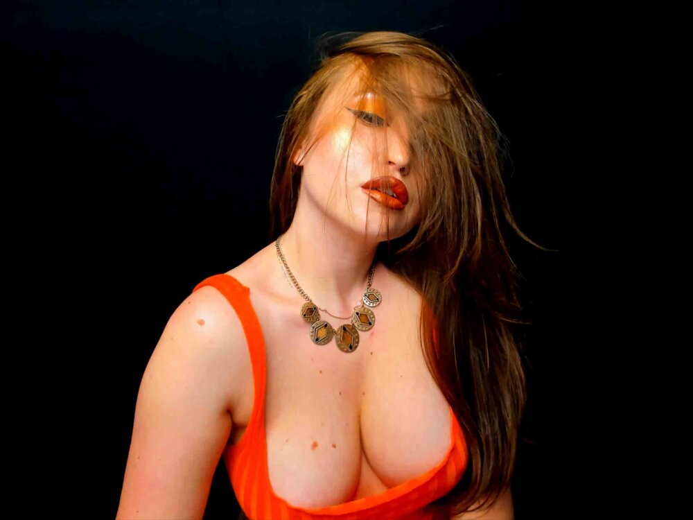 6livesex.com thenaughtygf livesex profile in at-at cams