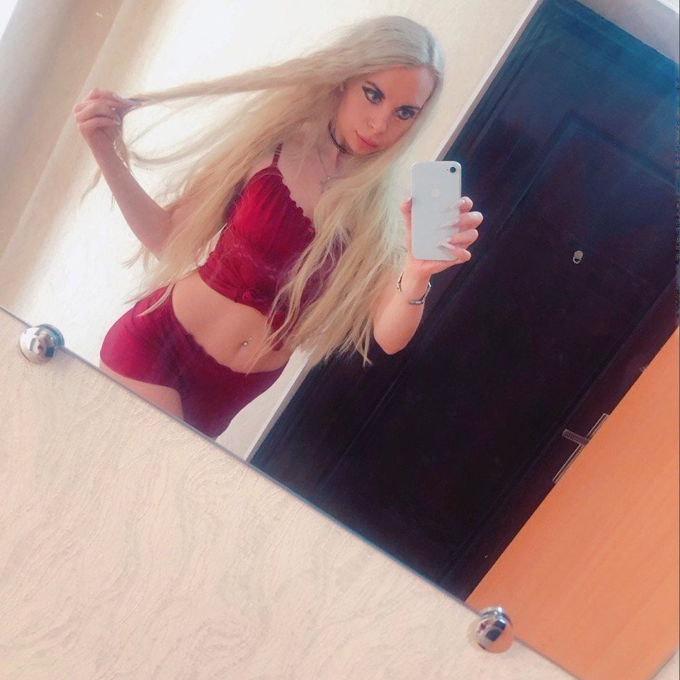 stripchat huueosis webcam profile pic via bestlivesexchat.com
