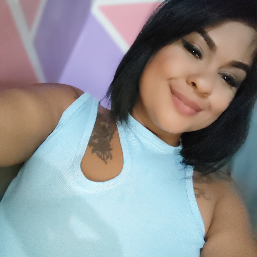 supergigiiiii from stripchat