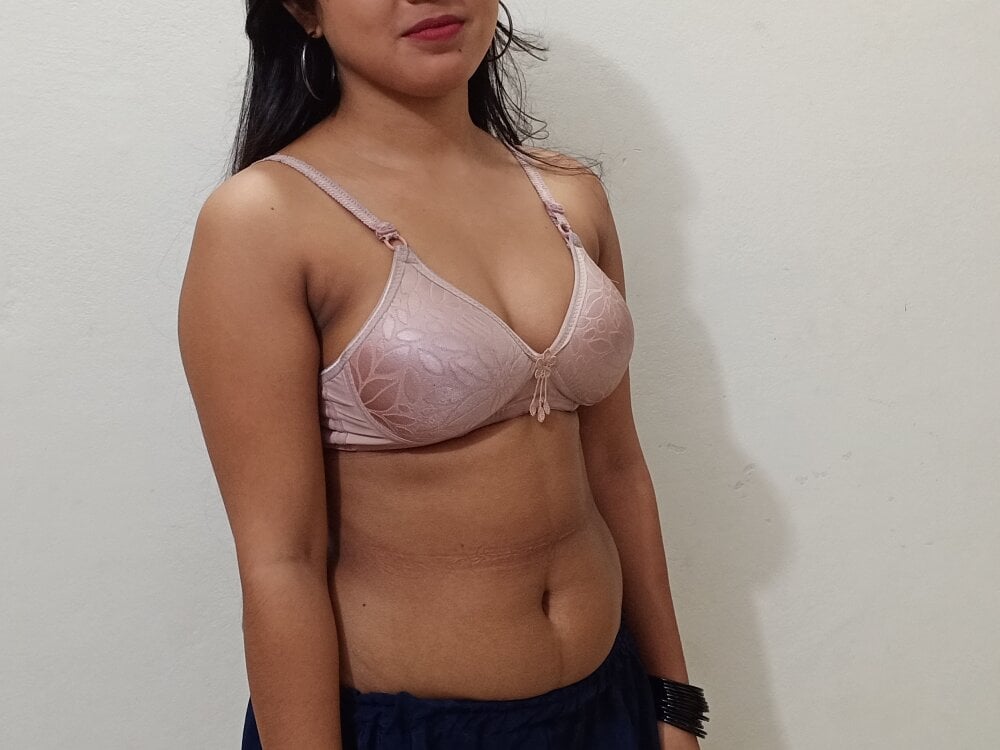 Kotha-Moni 📬 adult chat