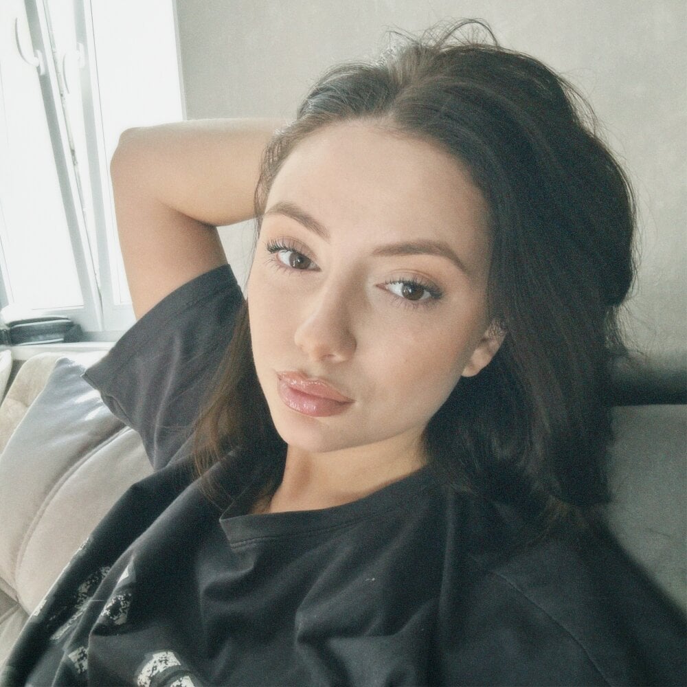 Live sex webcam photo for Sleepy_SIS #289997488