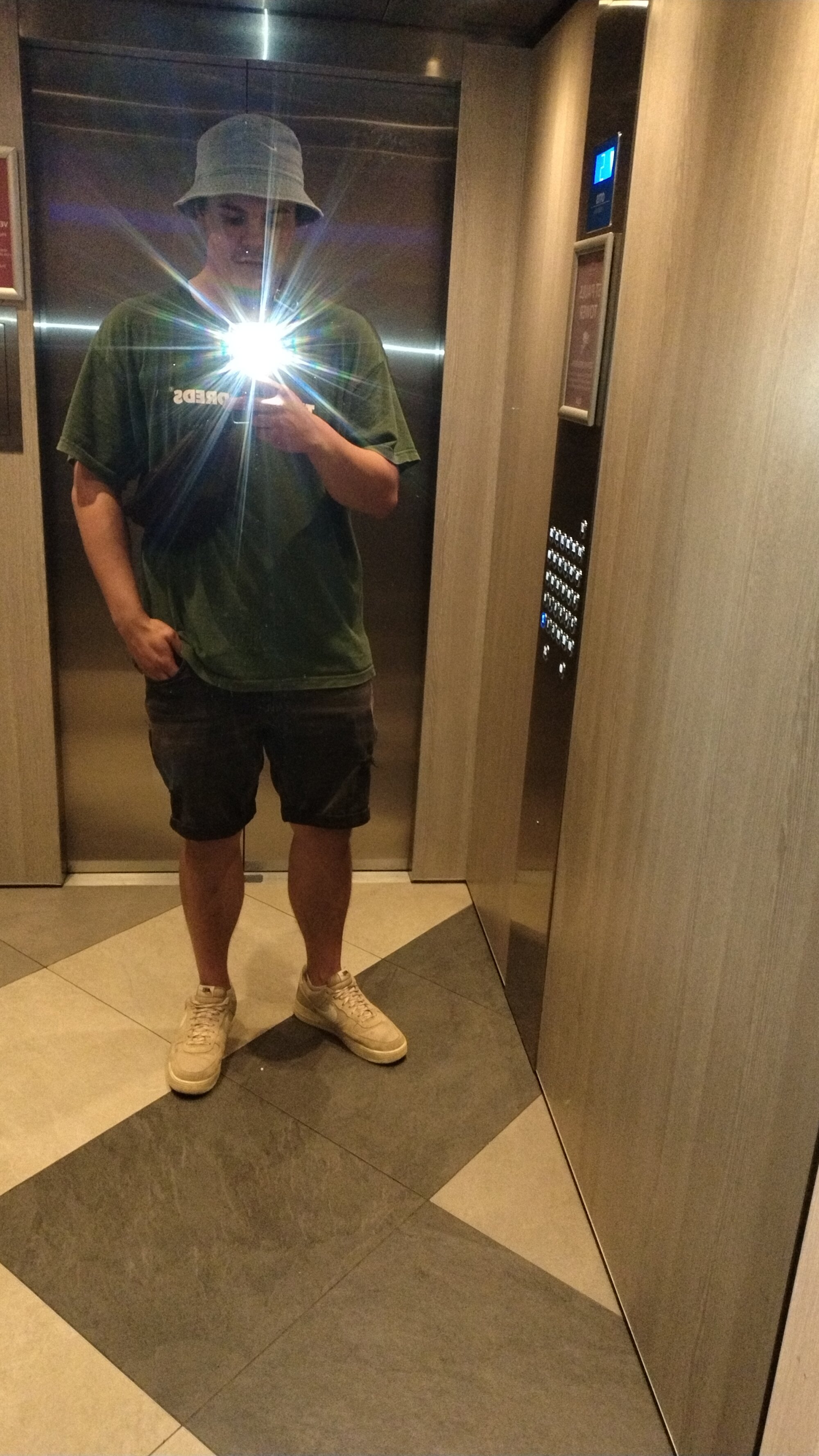 RobbyThrobb
