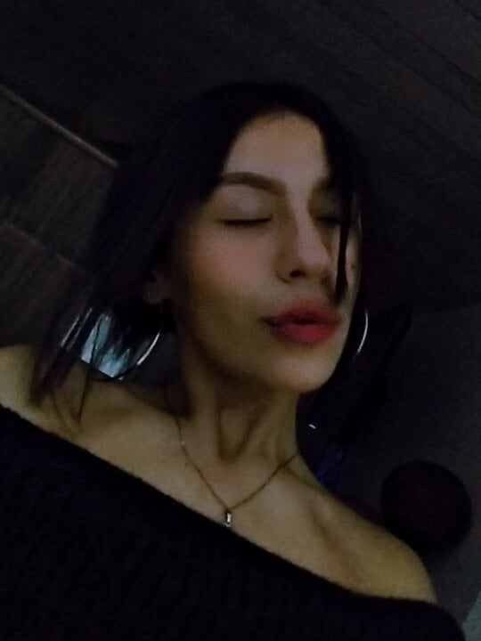 Tatishotxxx 📫 chatroom