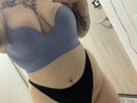 Greeenfriends6969's webcam live show