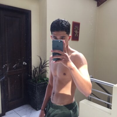 SpkCruz69hoT Male Flexing Online Cam Naked