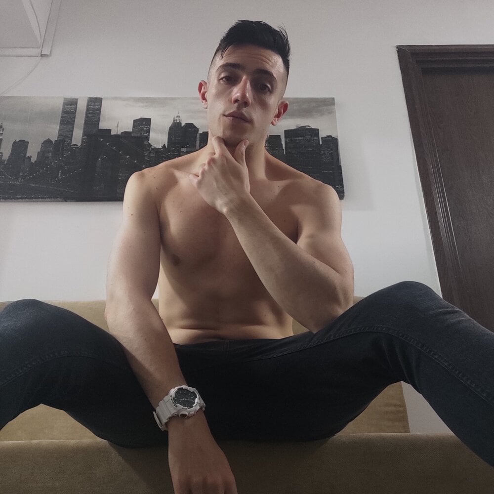Eatmyassbitch98 profile