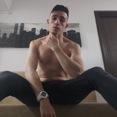 Eatmyassbitch98 Male Footjob Online Cam Striptease