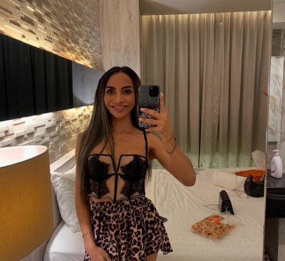 kitana_111 from stripchat