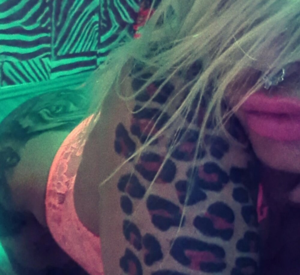 DirtyMilf88's most recent online preview