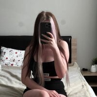 small_blondee's Offline Chat Room